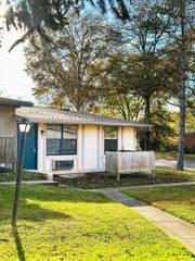 2421 Madison St Apt 13, Clarksville, TN 37043