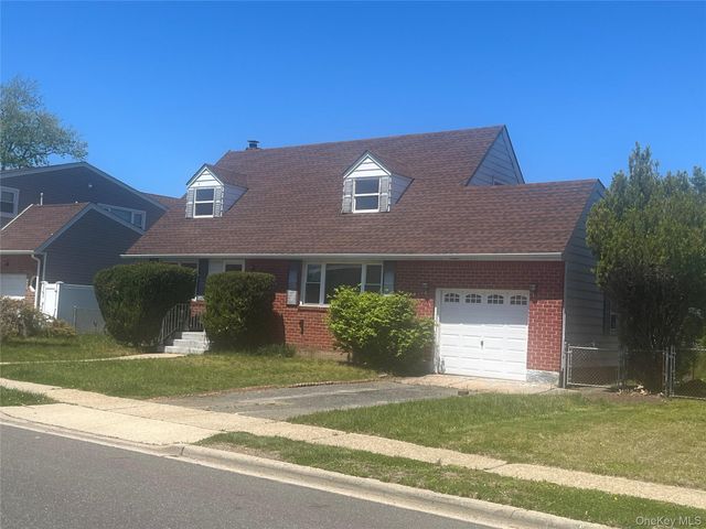 44 Ontario Avenue, Plainview, NY 11803