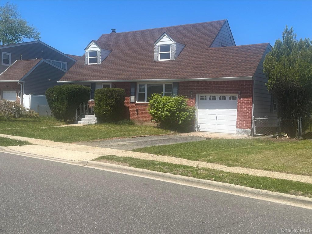 44 Ontario Avenue, Plainview, NY 11803