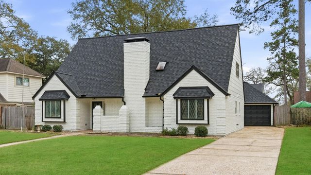 5 Devonshire Drive, Conroe, TX 77304