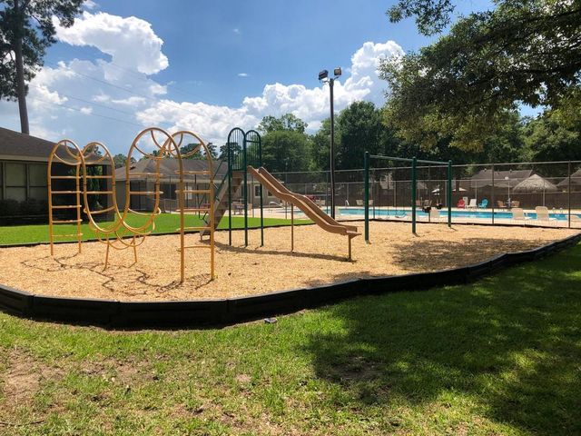 5 Devonshire Drive, Conroe, TX 77304