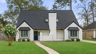 5 Devonshire Drive, Conroe, TX 77304