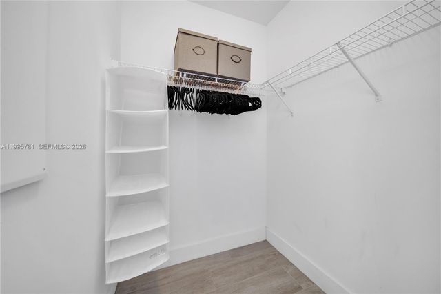 121 NE 34th St L606, Miami, FL 33137