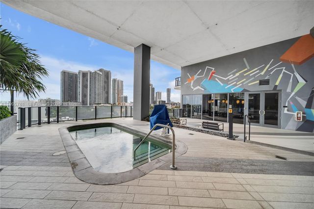 121 NE 34th St L606, Miami, FL 33137