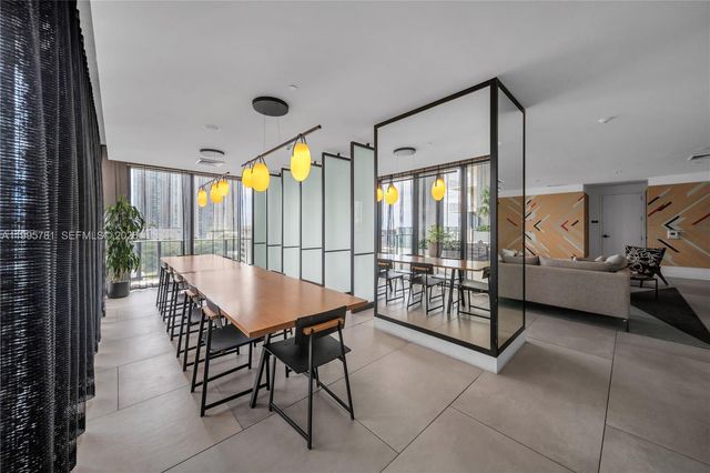 121 NE 34th St L606, Miami, FL 33137