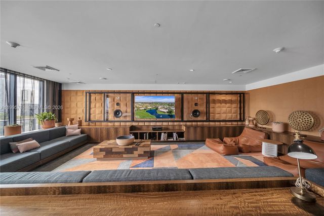 121 NE 34th St L606, Miami, FL 33137