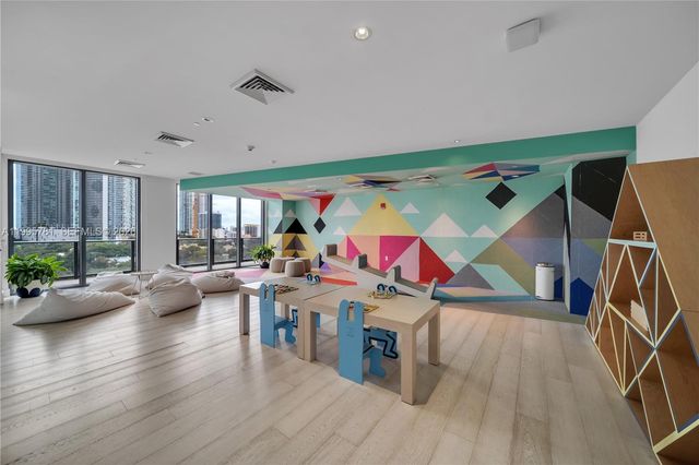 121 NE 34th St L606, Miami, FL 33137