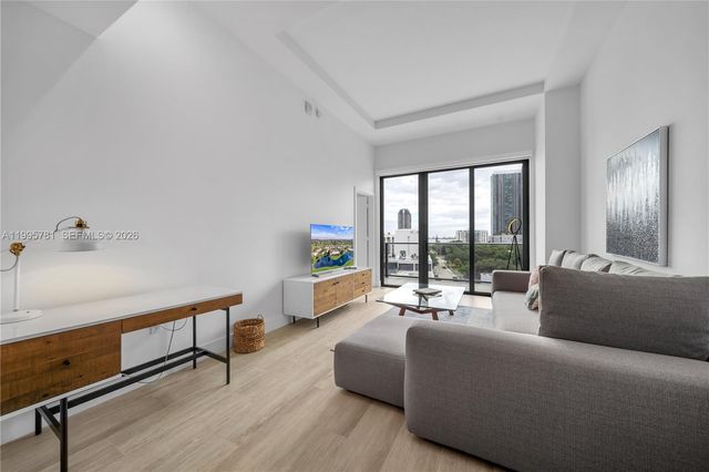 121 NE 34th St L606, Miami, FL 33137