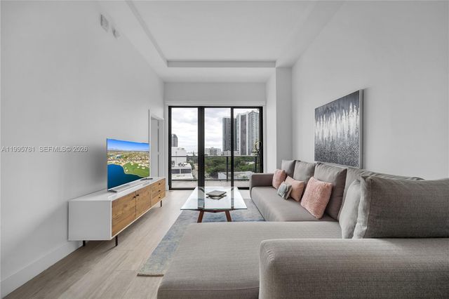 121 NE 34th St L606, Miami, FL 33137