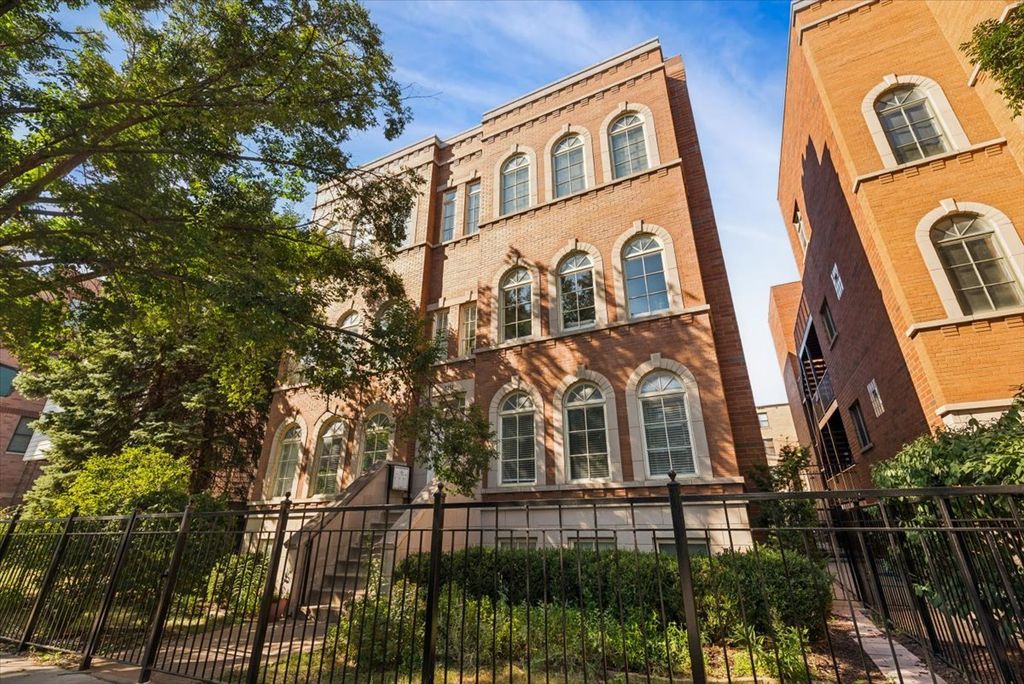 2454 W Foster Avenue 2E, Chicago, IL 60625 — exterior