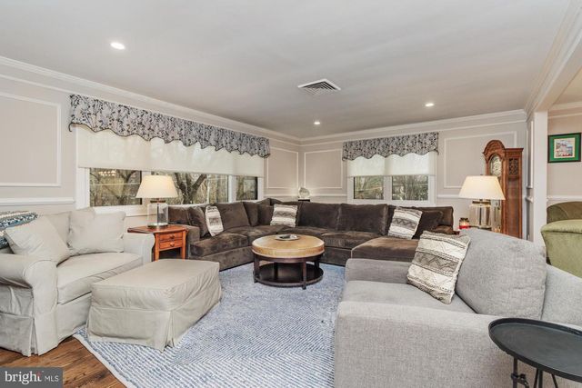 612 W CHESAPEAKE AVE, Towson, MD 21204