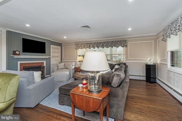 612 W CHESAPEAKE AVE, Towson, MD 21204