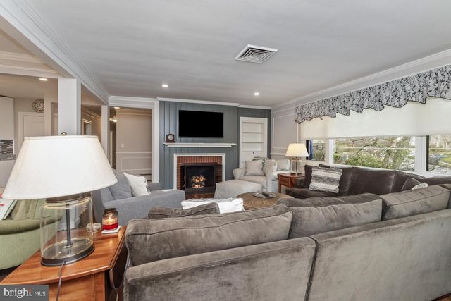 612 W CHESAPEAKE AVE, Towson, MD 21204