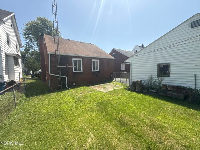 233 Majestic Drive, Toledo, OH 43608