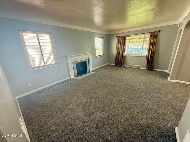 233 Majestic Drive, Toledo, OH 43608