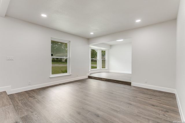 1518 Deer Run St, San Antonio, TX 78232