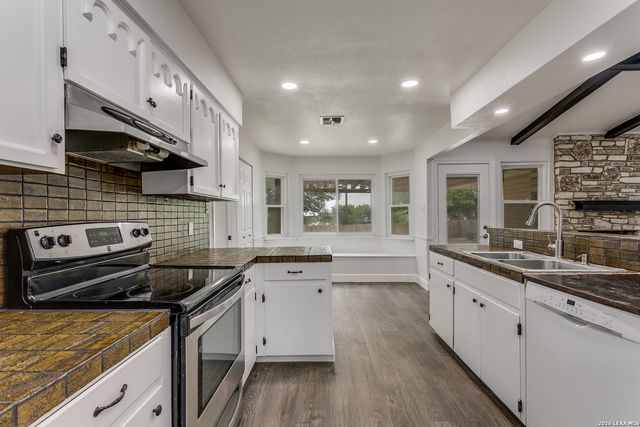 1518 Deer Run St, San Antonio, TX 78232