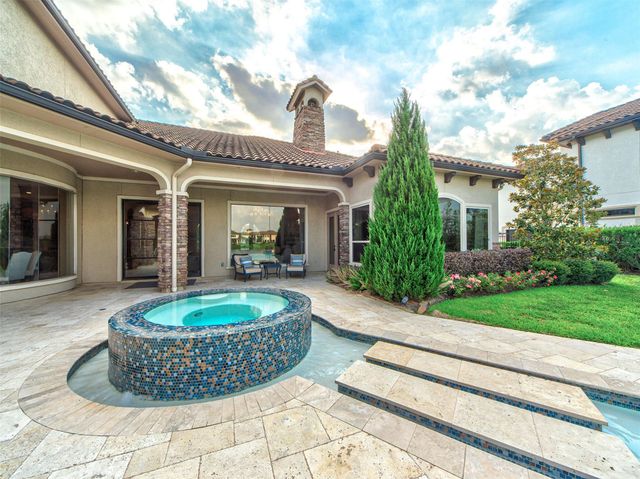 14 Ivy Bend Lane, Sugar Land, TX 77479