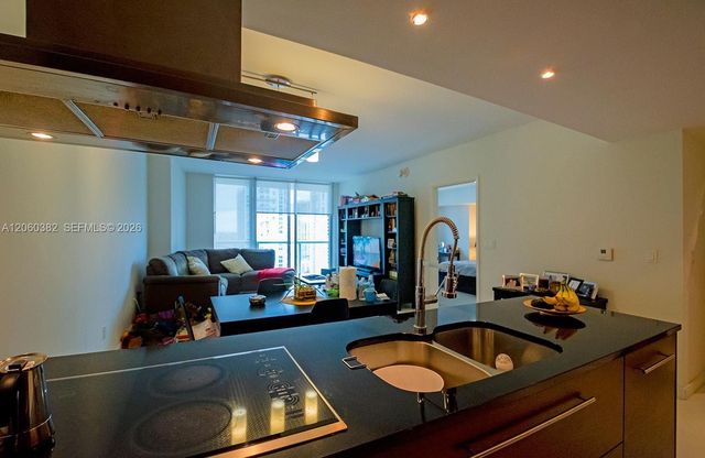 485 Brickell Avenue 2706, Miami, FL 33131
