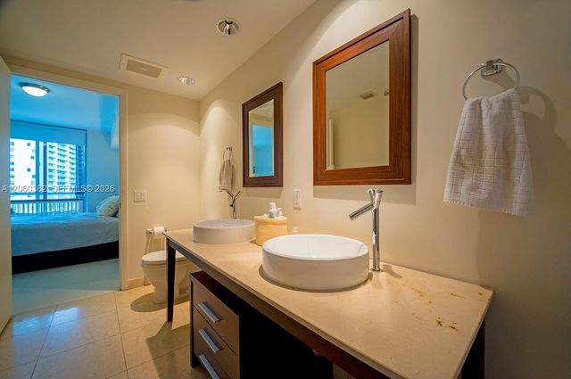 485 Brickell Avenue 2706, Miami, FL 33131