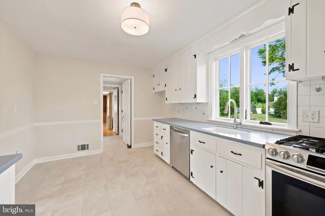 306 FORT WASHINGTON AVE, Fort Washington, PA 19034