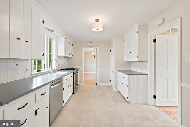 306 FORT WASHINGTON AVE, Fort Washington, PA 19034