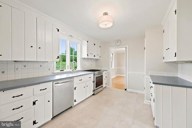 306 FORT WASHINGTON AVE, Fort Washington, PA 19034