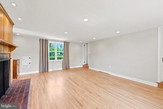 306 FORT WASHINGTON AVE, Fort Washington, PA 19034