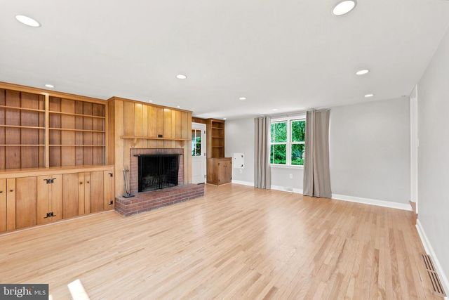 306 FORT WASHINGTON AVE, Fort Washington, PA 19034