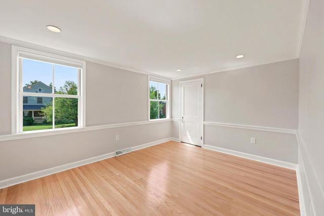 306 FORT WASHINGTON AVE, Fort Washington, PA 19034