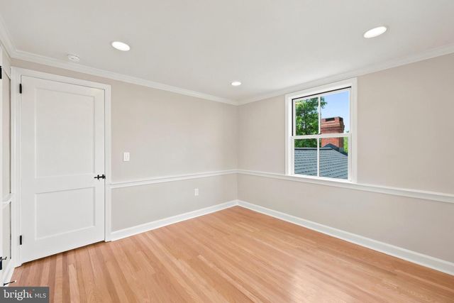 306 FORT WASHINGTON AVE, Fort Washington, PA 19034