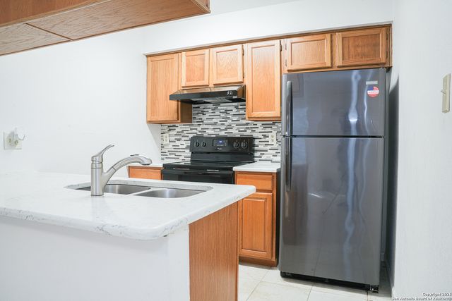 11610 Vance Jackson Rd Apt 987, San Antonio, TX 78230