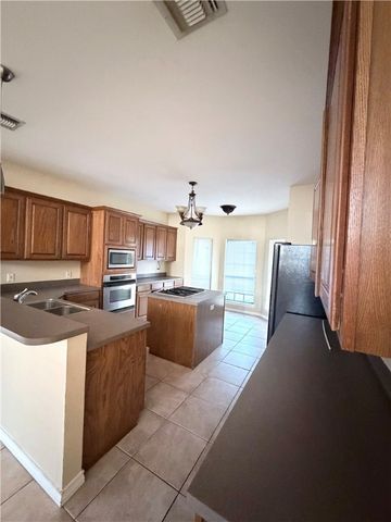 5214 Spring Brook Dr, Corpus Christi, TX 78413