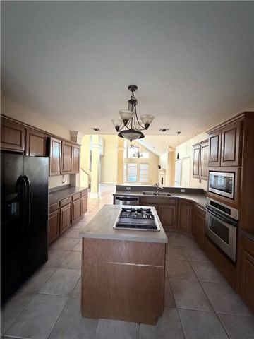 5214 Spring Brook Dr, Corpus Christi, TX 78413