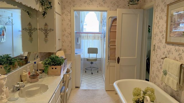 300 S Beech Street, Winnsboro, TX 75494