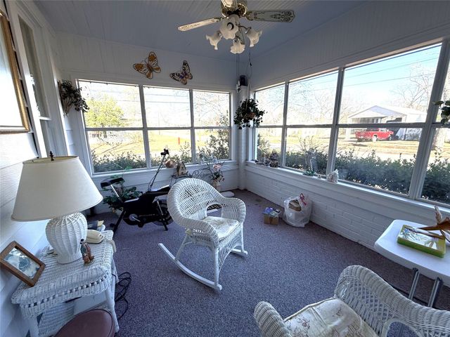 300 S Beech Street, Winnsboro, TX 75494