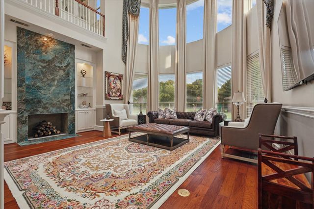 6260 Oak Hollow Drive, Burleson, TX 76028