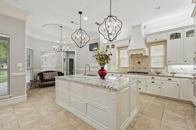 6260 Oak Hollow Drive, Burleson, TX 76028