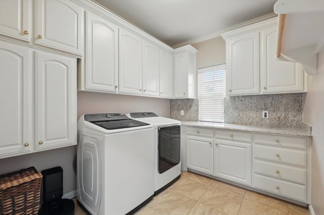 6260 Oak Hollow Drive, Burleson, TX 76028