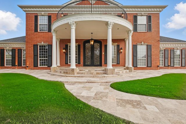 6260 Oak Hollow Drive, Burleson, TX 76028