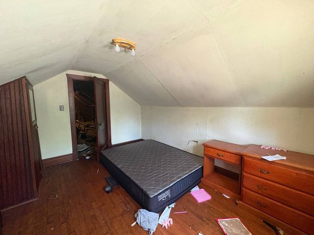 14032 S Burnham Avenue, Burnham, IL 60633