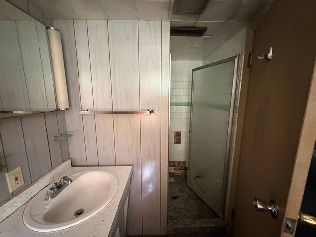 14032 S Burnham Avenue, Burnham, IL 60633
