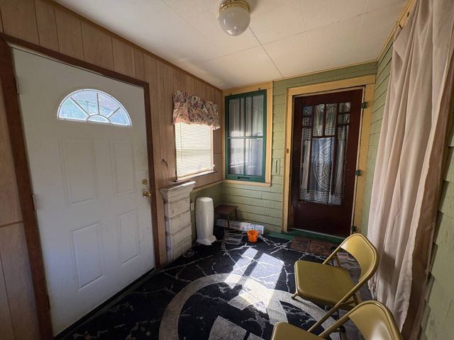 14032 S Burnham Avenue, Burnham, IL 60633