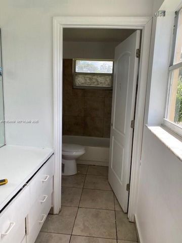 2746 Johnson St W, Hollywood, FL 33020