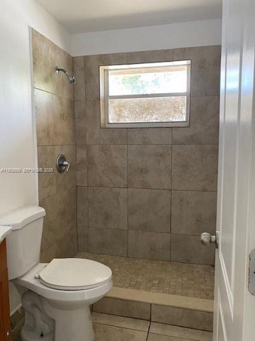 2746 Johnson St W, Hollywood, FL 33020