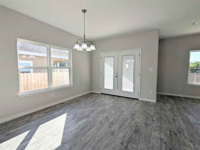 1712 E Avenue G, Lampasas, TX 76550