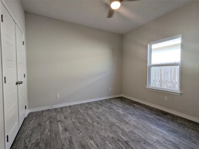 1712 E Avenue G, Lampasas, TX 76550