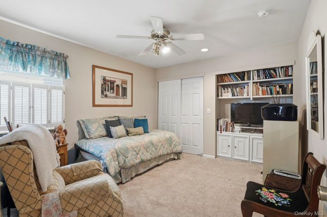 11 Chipmunk Trail, Coram, NY 11727