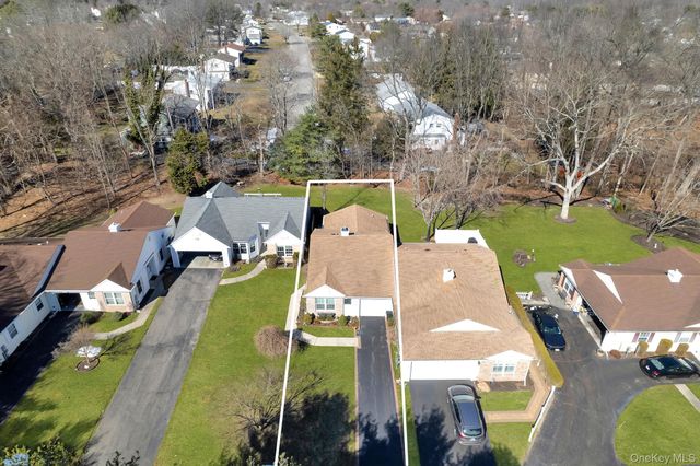 11 Chipmunk Trail, Coram, NY 11727