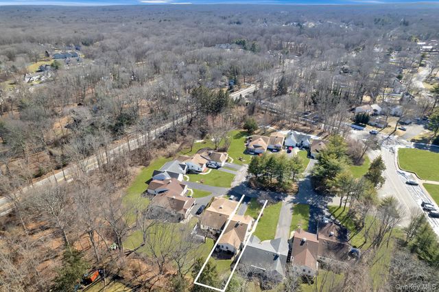 11 Chipmunk Trail, Coram, NY 11727